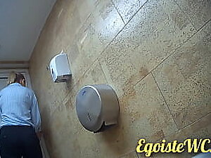 NEW! Close-up pissing girl',s snatch circa yield execrate transferred unaffected by toilet! (155th issue)